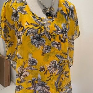 NWT INOVATIONS Yellow & Black Floral Overlay Blouse Size Small